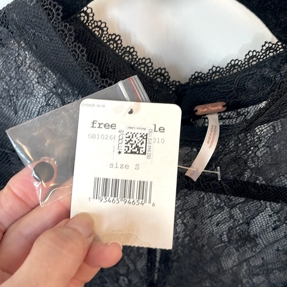 NWT FREE PEOPLE Secret Admirer blouse, black lace, puff sleeve, women’s size S - Picture 7 of 9